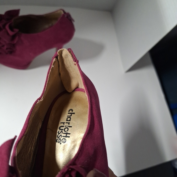 Chic Burgundy Ruffle Peep-Toe Heels - Picture 8 of 10